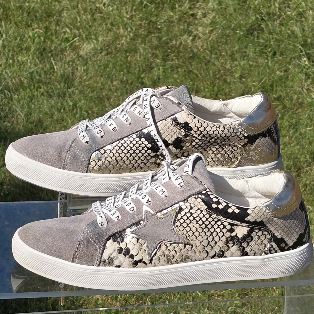 Steve Madden Gray Snake Print Women's Sneakers 9.5